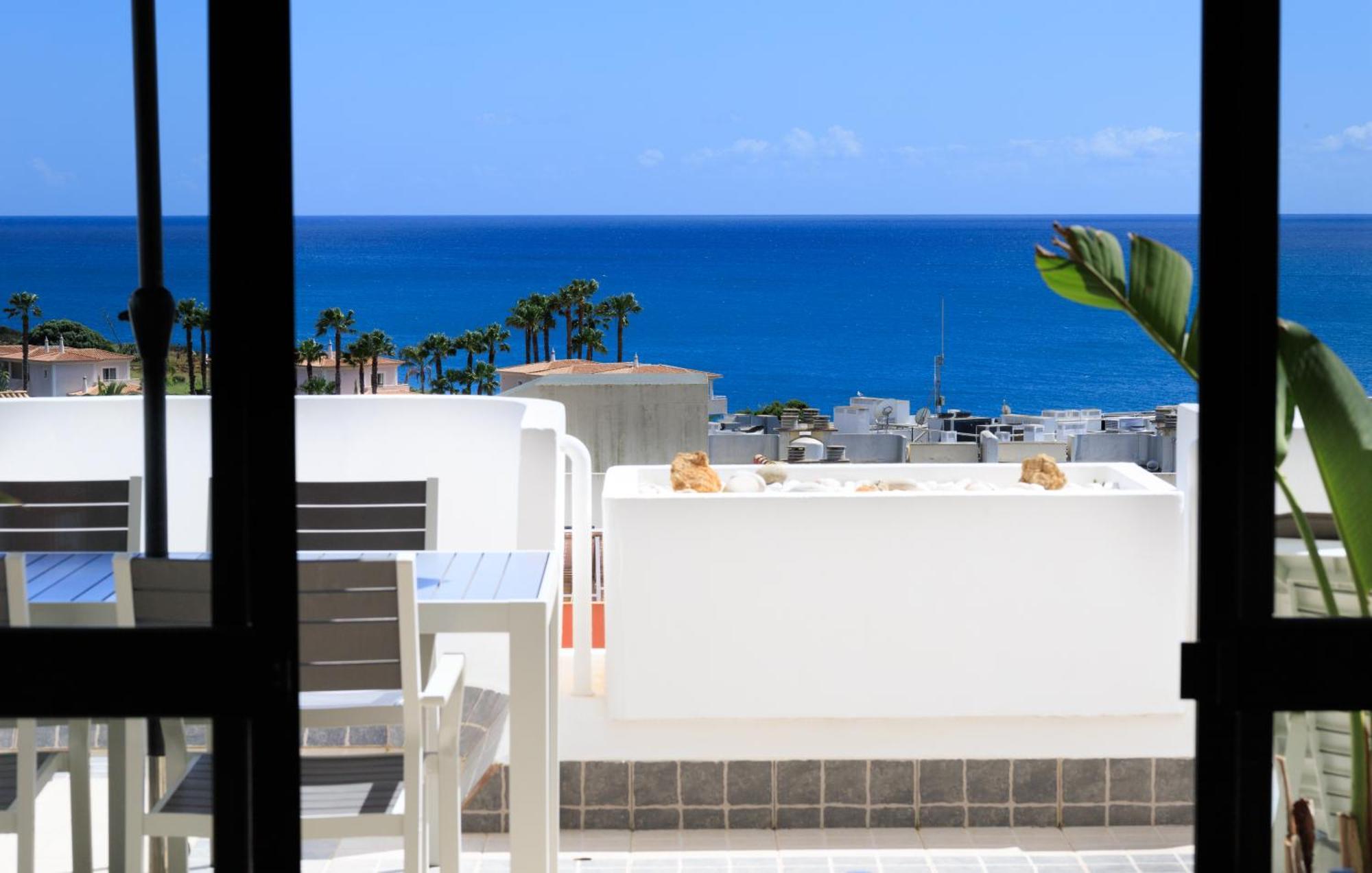 Beachfront - Amazing Ocean View Apartment