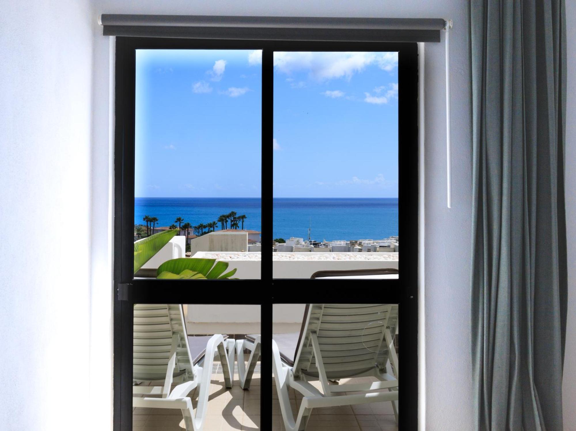 Apartment Beachfront - Amazing Ocean View *